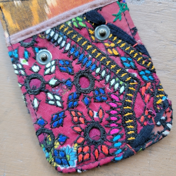 🌎👽 Free People Boho Embroidered Repurposed vtg banjara hippie Wallet card case - Picture 8 of 16